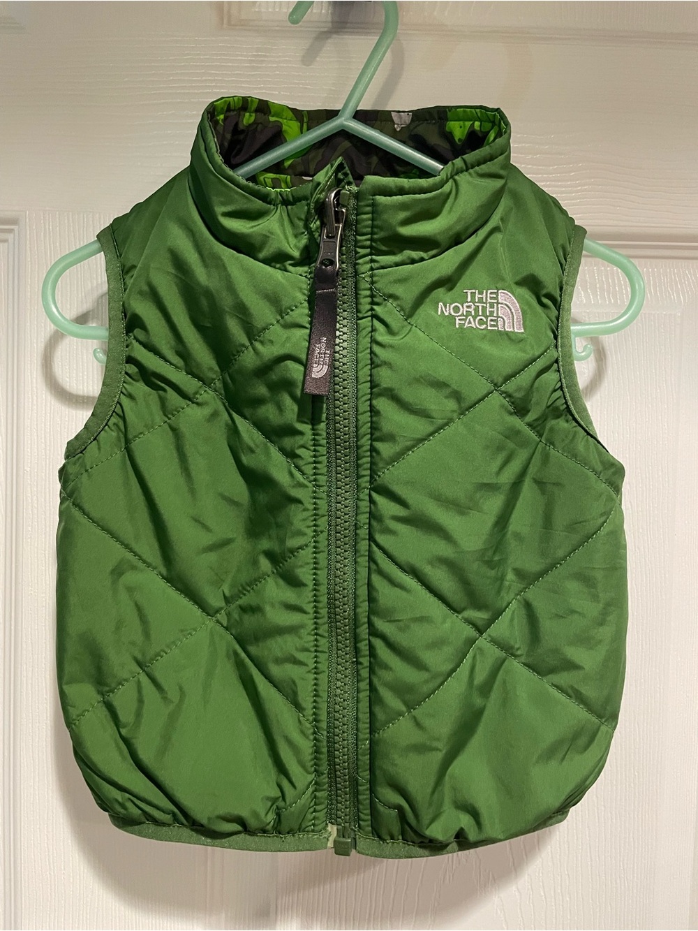 The North Face Kids Bright Green & Polar Bear REVERSIBLE Quilted Vest 12-18m